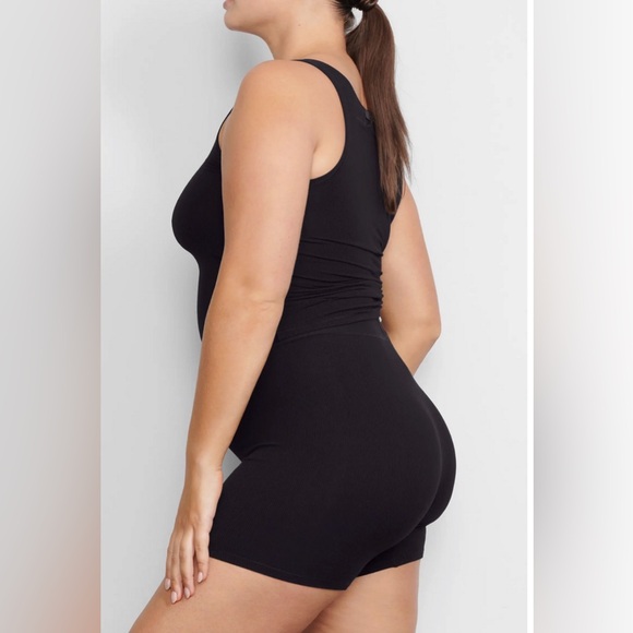 SKIMS Women's Loungewear - Picture 3 of 14